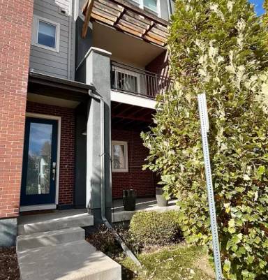 Main picture of 4217 Yarrow St