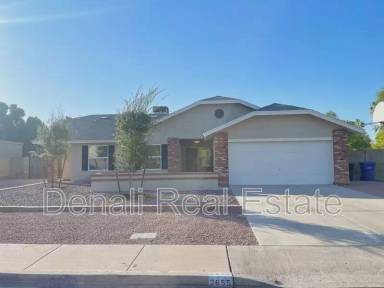 Main picture of 2655 E Enrose St