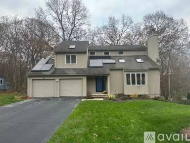 Main picture of 44 Spice Hill Dr