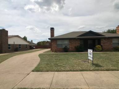 Main picture of 7001 Crosstimbers Ln