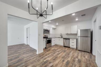 Main picture of 203 Cravens Ave
