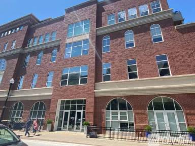 Main picture of 300 Main St