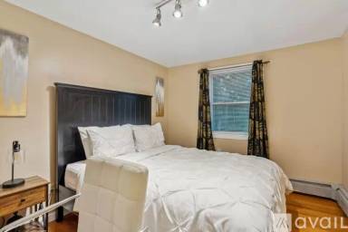 Main picture of 8 Coleus Park
