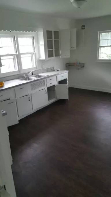 Main picture of 701 Marion
