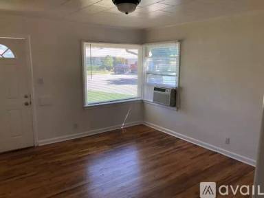 Main picture of 831 S Wade Cir