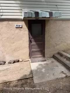 Main picture of 704 1/2 Rockpile Blvd