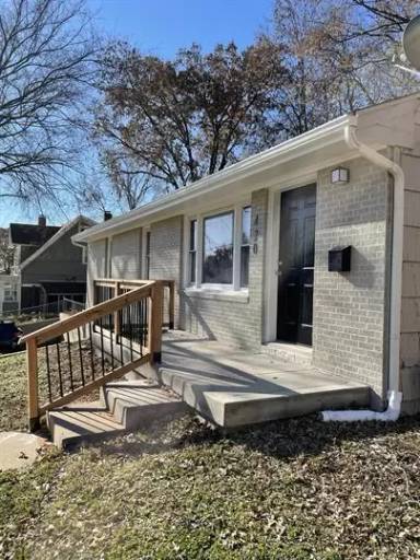 Main picture of 420 N Lightburne St