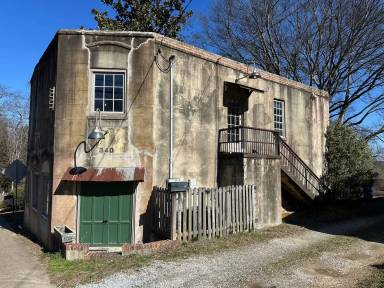 Main picture of 340 Barber St