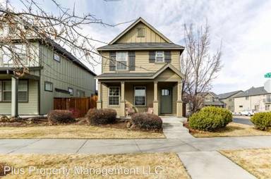 Main picture of 63135 NE De Haviland St