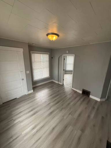 Main picture of 940 Park Ave