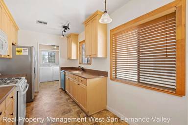 Main picture of 8022 Louise Ave