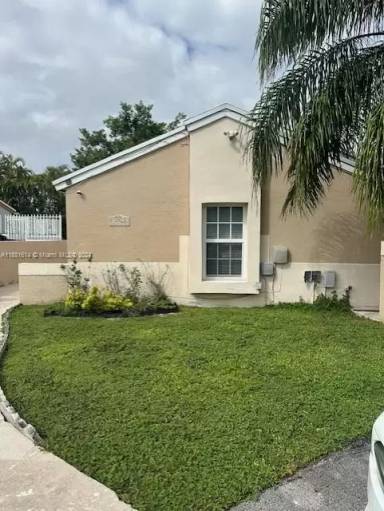 Main picture of 14968 SW 74th Ter