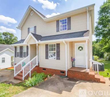 Main picture of 101 Brookview Cir