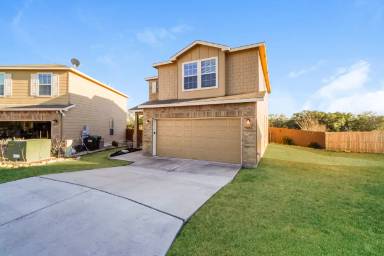 Main picture of 3806 Hickory Arch