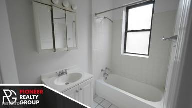 Main picture of 3823 N Fremont St