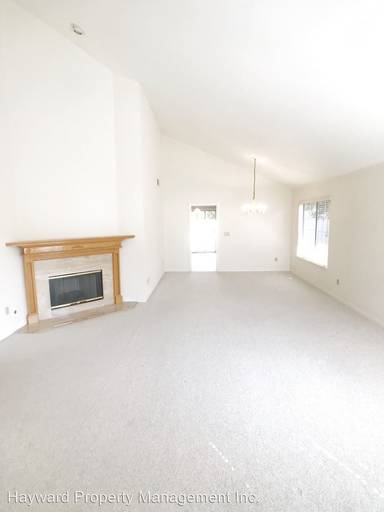 Main picture of 336 Edgewater Dr