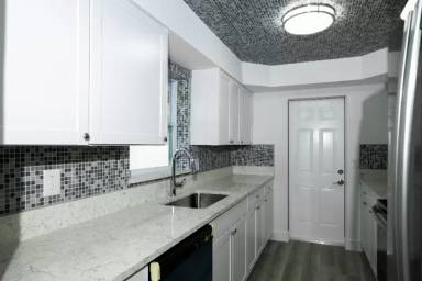Main picture of 1632 NE 4th Pl