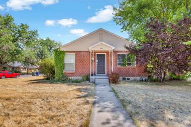 Main picture of 1077 W Briarcliff Ave