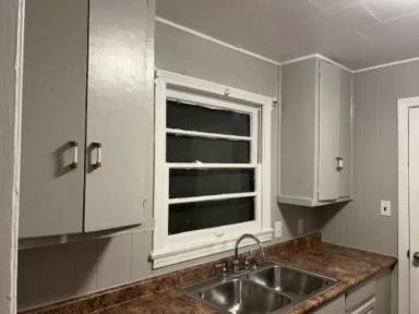 Main picture of 19 Carol St