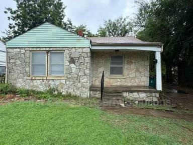 Main picture of 1904 NE 25th St