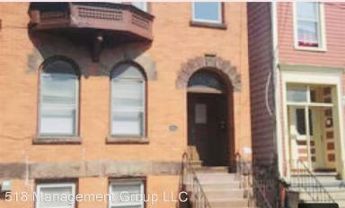 Main picture of 125 Clinton St