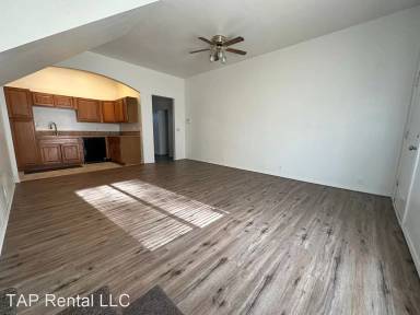 Main picture of 801 E Hoffman Ave