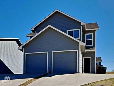 Main picture of 3213 Karen St