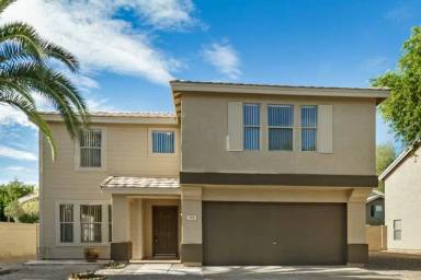 Main picture of 424 W Cotton Ln
