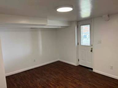 Main picture of 225 W Madison St