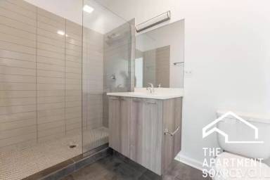 Main picture of 932 W Dakin St