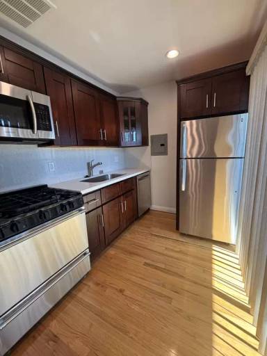 Main picture of 5567 Inglewood Blvd