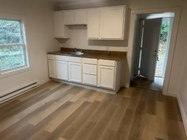 Main picture of 4 Booker St