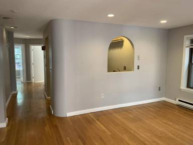 Main picture of 18 E Springfield St