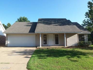 Main picture of 13 Crestwood Cir