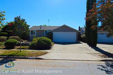 Main picture of 5275 Woodstock Way