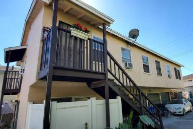 Main picture of 419 N Chapel Ave