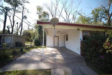 Main picture of 318 Meadowbrook Ln