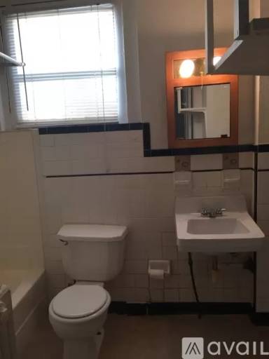 Main picture of 1072 Baxter Ave