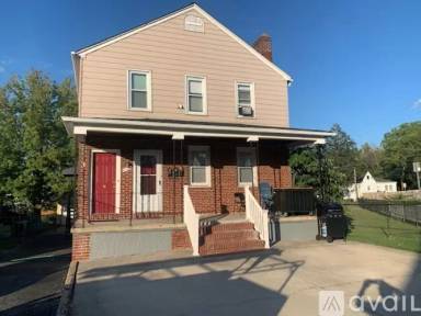 Main picture of 2730 Maple Ave