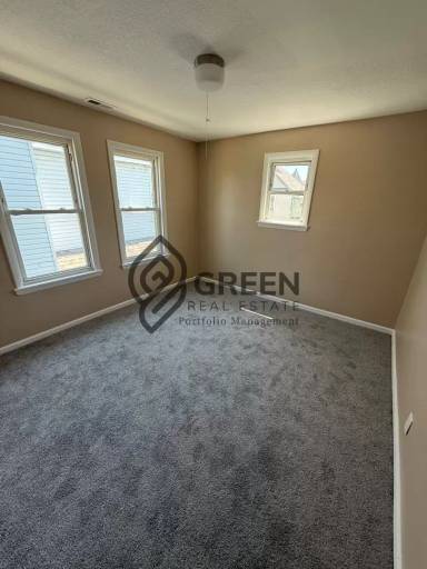 Main picture of 322 W Merchant St