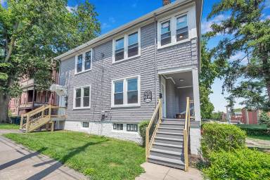 Main picture of 108 E Daniels St