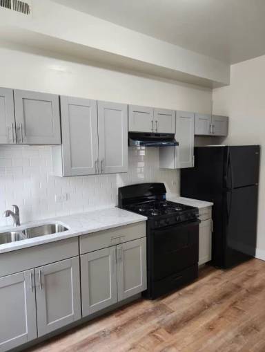 Main picture of 6940 S King Dr