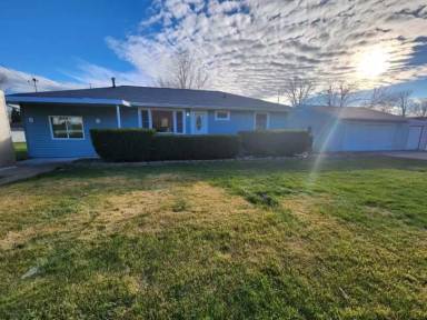 Main picture of 1665 Martin Dr