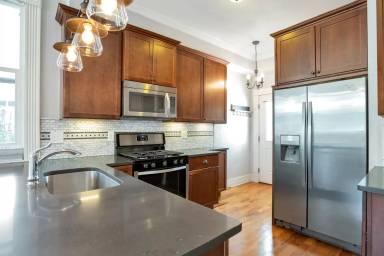 Main picture of 353 Fox St