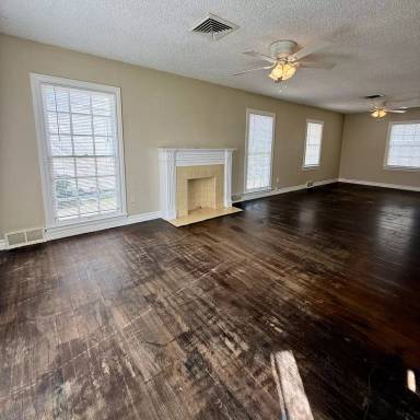 Main picture of 2422 30th St