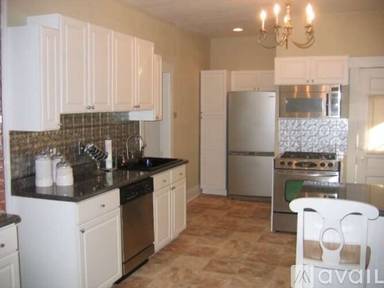 Main picture of 1527 Houston St