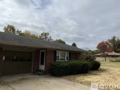 Main picture of 1105 E Royse Dr
