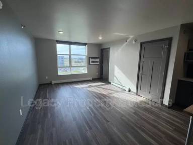 Main picture of 226 E Greenfield Ln