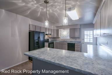 Main picture of 455 S 1100 E