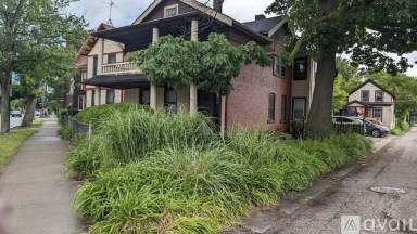 Main picture of 1973 W 44th St